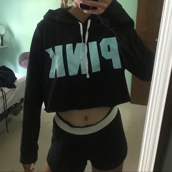 Black cropped hoodie from pink - Picture 2 of 5